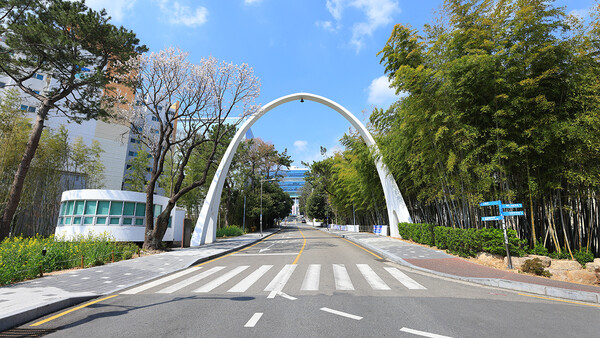 부산대 순환버스가 학생 치어…병원 이송