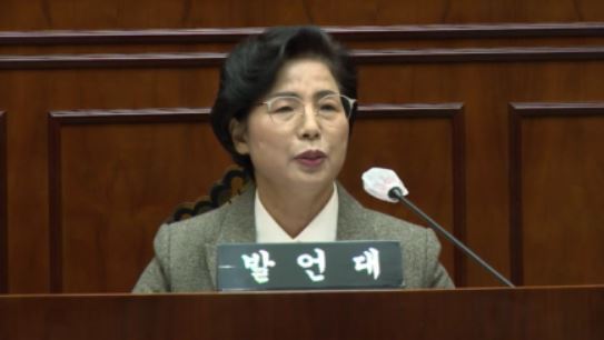 김두례 부안군의원이 지난 26일 열린 임시회에서 5분 자유발언 하고 있다.