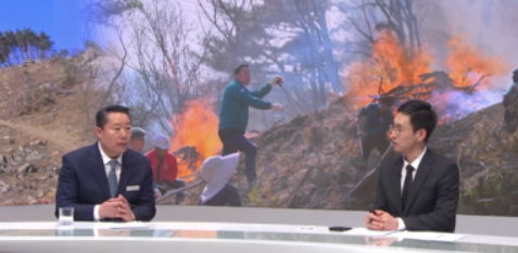 최영일 순창군수(사진 왼쪽)가 LG헬로비전에서 주관한 '헬로 리더스 어워드'에서 지속성장 리더 수상자로 선정됐습니다.