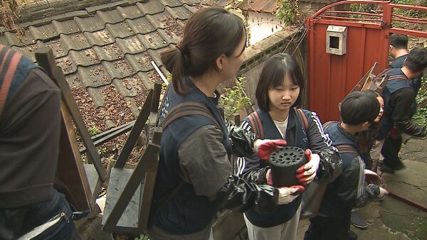 난방비 걱정에 더욱 움츠러드는 에너지 취약층에 연탄을 배달하는 것도 밥상공동체의 몫입니다.