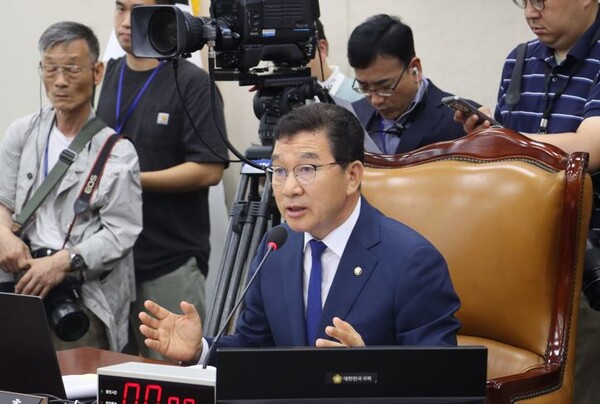 [사진: 신정훈 국회 행정안전위원장(출처: 신정훈 위원실)]