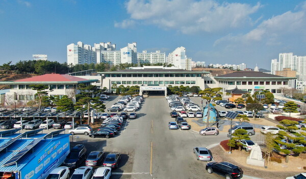 [태안군청 외경 / 태안군 제공]