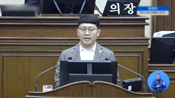 원주 출신 최재민 도의원은 5분 발언을 통해 도교육청이 학생과 학부모의 고충은 고려하지 않은 채 학교 신설을 회피하고 있다고 지적했습니다. 