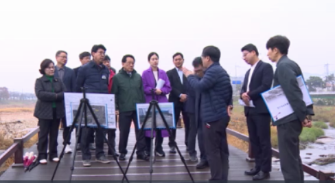 수해 현장을 방문한 남원시의원들은 피해가 재발하지 않도록 사업 재검토를 요청했다.