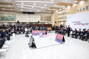 "현장의 생생한 목소리 정책으로" 새해, 경남을 빛낸 도민은? - 뉴스 썸네일 이미지