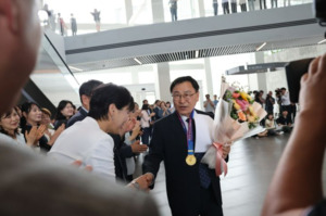 <b>정근식</b> 서울시교육감 재선 <b>취임</b> ··· "기본교육 강화"